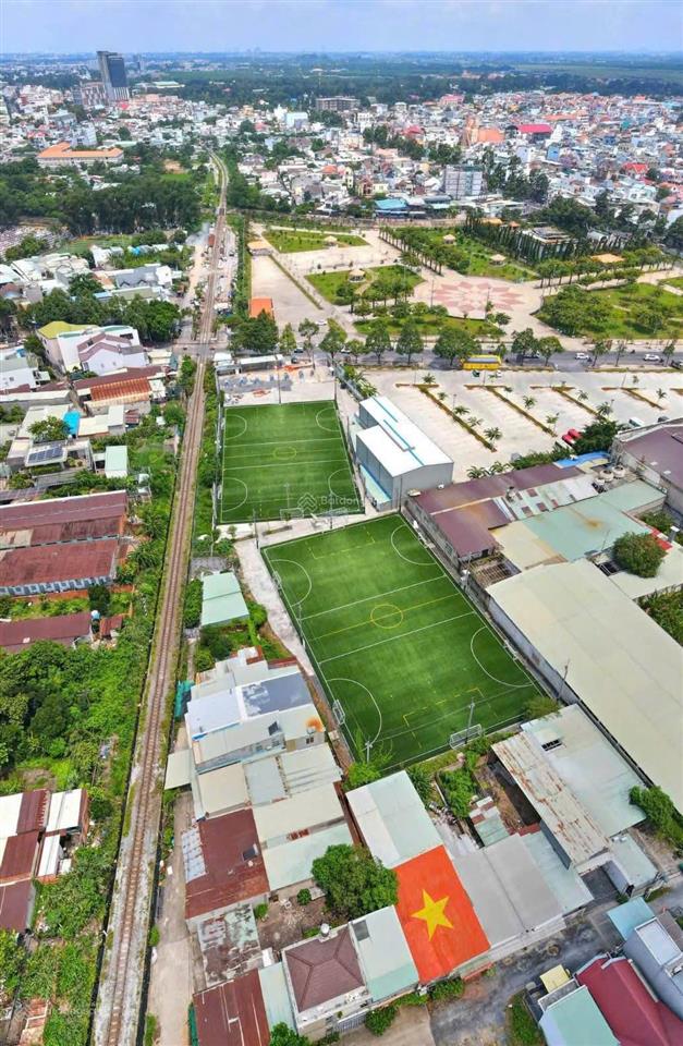 Bán đất mặt tiền đường dương tử giang tặng mbkd dòng tiền hơn 6 tỷ/năm sổ hồng 6725m2 giá 155 tỷ