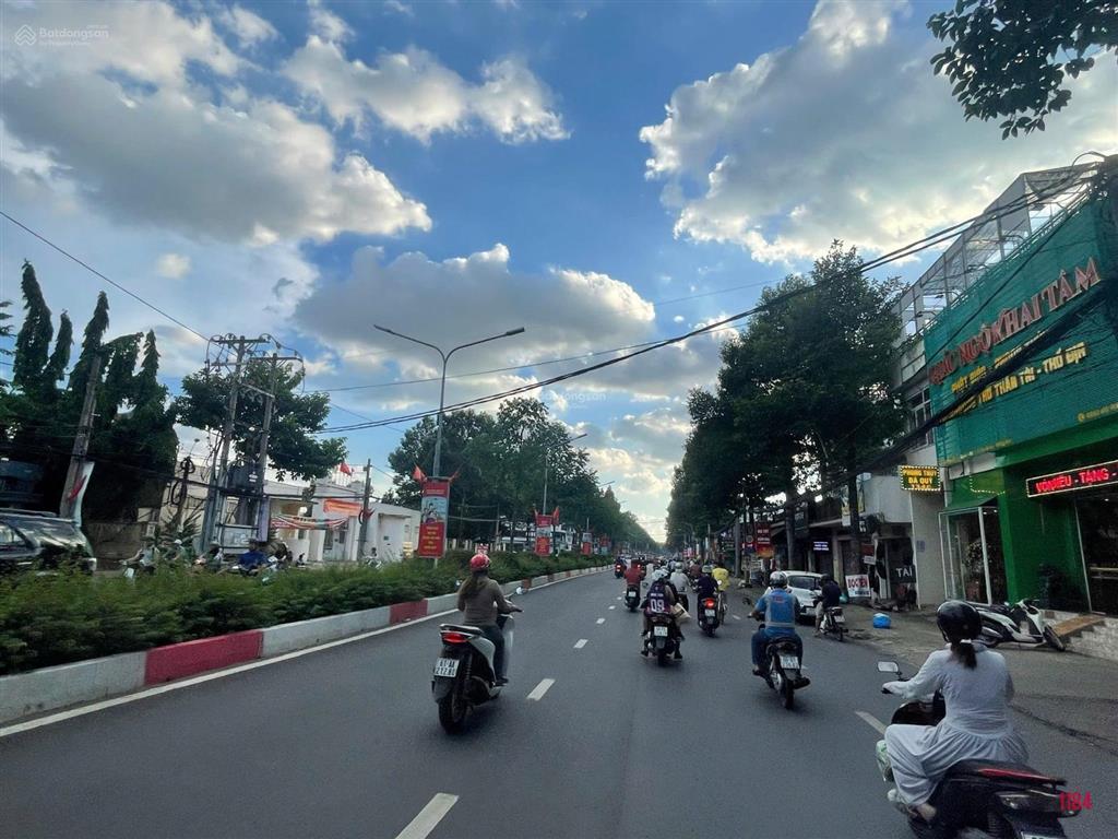Bán đất mặt tiền nguyễn ái quốc, đối diện công viên dương tử giang  b5 sổ hồng 186m2 giá 13.9 tỷ