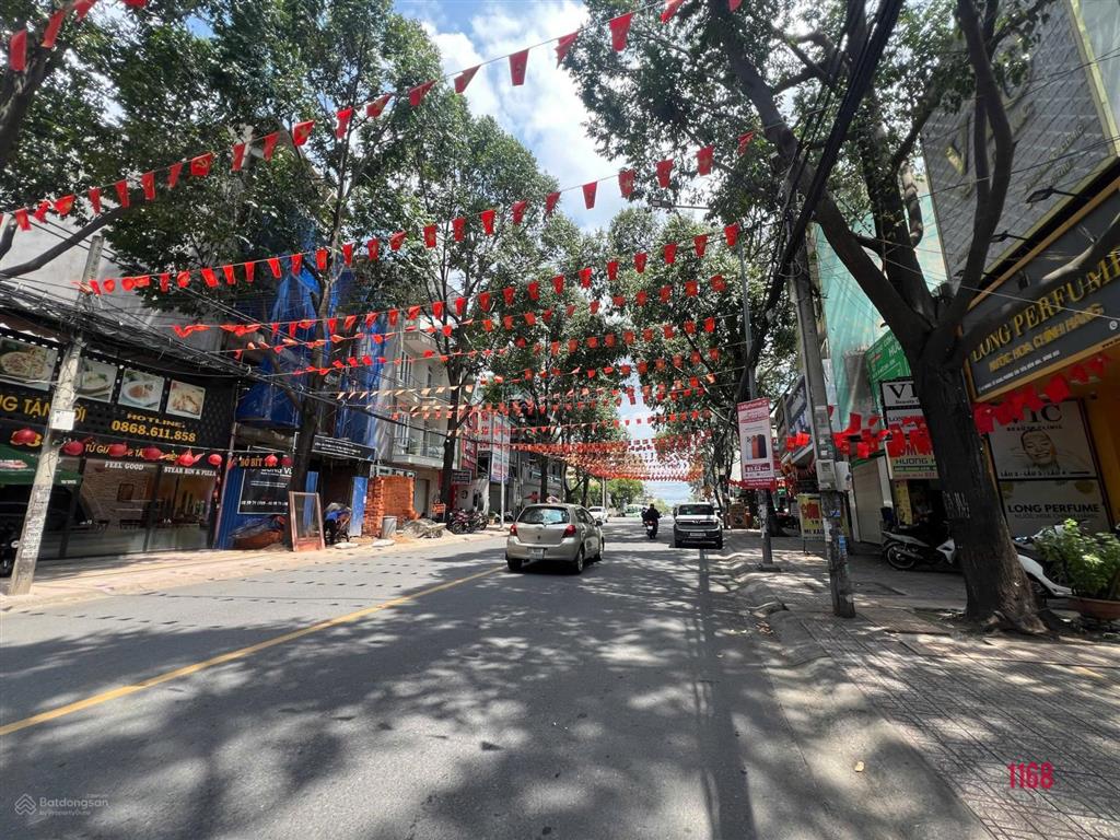 Bán đất mặt tiền đường dương tử giang, gần vincom vị trí kinh doanh tốt sổ hồng 148m2 giá 13,68 tỷ