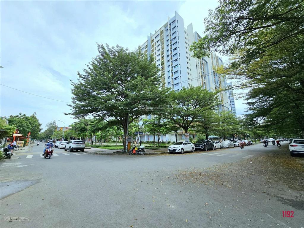 Bán đất góc 2 mặt tiền gần chung cư topaz twins, khu dân cư d2d sổ hồng 111m2 ngang 6m giá 10 tỷ