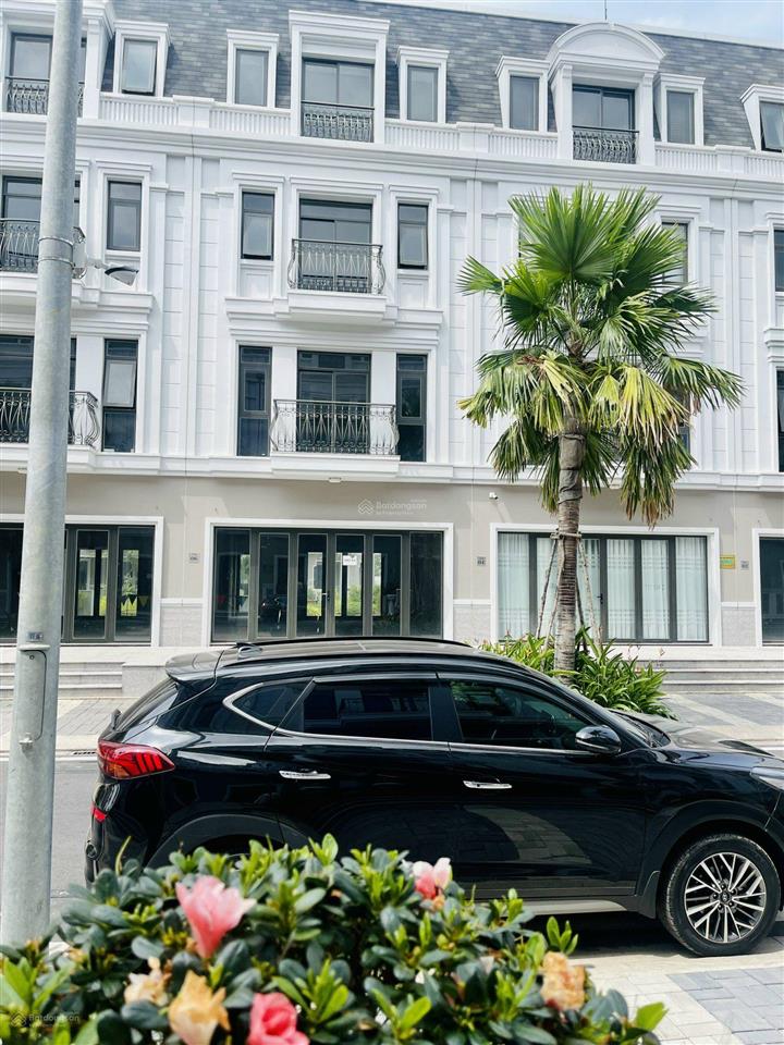 Bán 1 trong 3 căn nhà biệt thự liên kề amelie villa phú mỹ hưng, nhà bè,  tphcm giá 12 tỷ