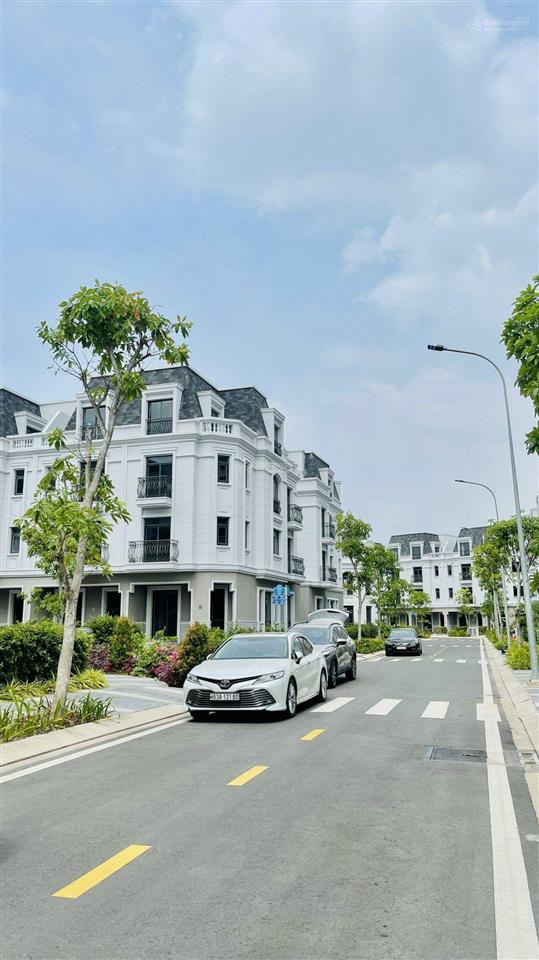 Bán 1 trong 3 căn nhà biệt thự liên kề amelie villa phú mỹ hưng, nhà bè,  tphcm giá 12 tỷ