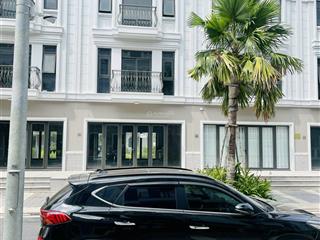 Bán nhà bt 1 trệt 2 lầu dt 6 x 22m khu víp amelia villa phú mỹ hưng. nhà bè, hcm, giá 12,5 tỷ tl..