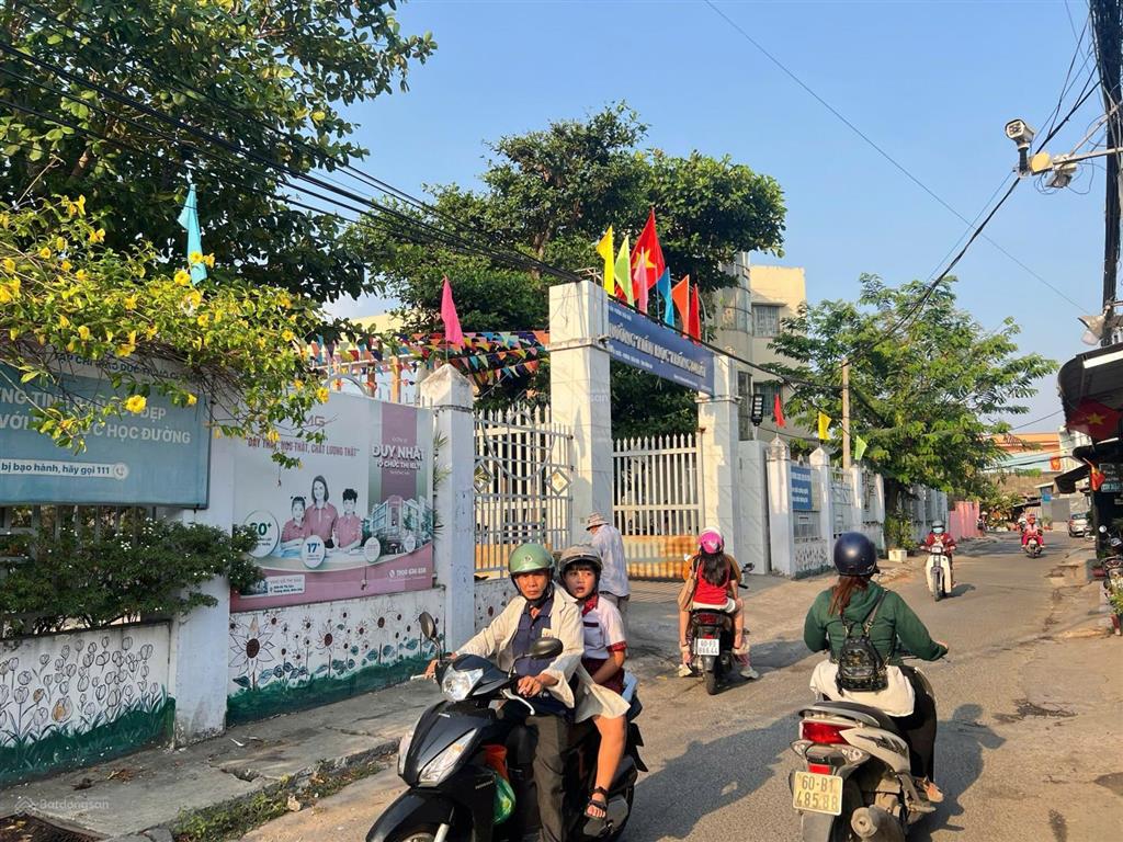 Bán nhà 1 trệt 1 lầu 2 tấm, dt 5 x 18m mặt tiền nguyễn văn hòa nối dài. thống nhất, biên hòa