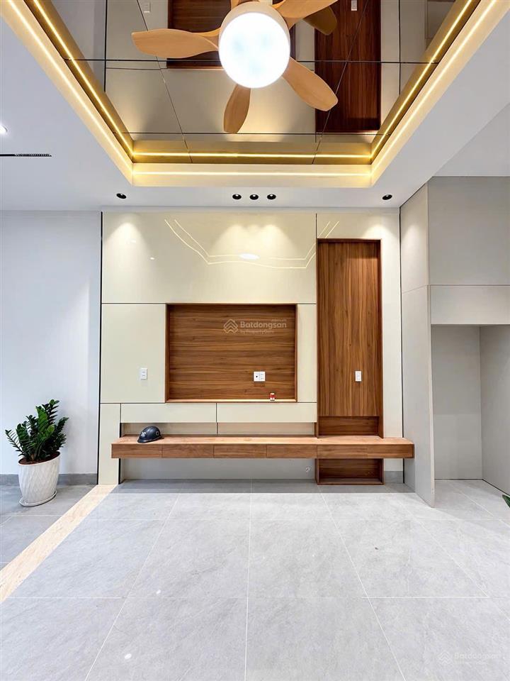 Bán nhà 1 trệt 1 lầu thổ cư hoàn công đối diện chợ tân phong, cách nguyễn ái quốc 70m
