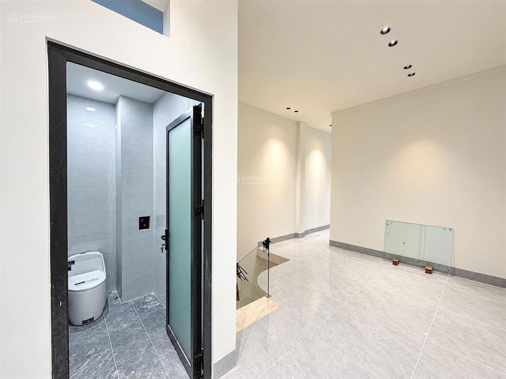 Bán nhà 1 trệt 1 lầu thổ cư hoàn công đối diện chợ tân phong, cách nguyễn ái quốc 70m