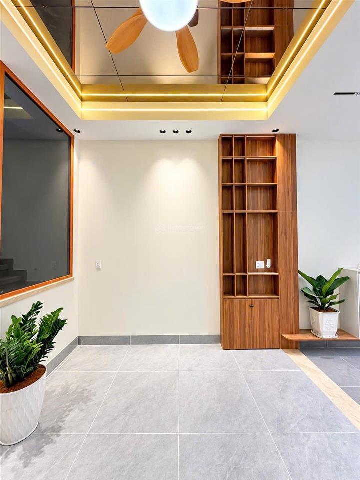 Bán nhà 1 trệt 1 lầu thổ cư hoàn công đối diện chợ tân phong, cách nguyễn ái quốc 70m