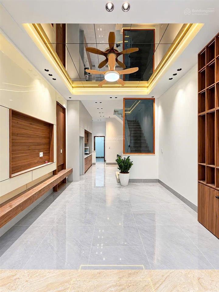 Bán nhà 1 trệt 1 lầu thổ cư hoàn công đối diện chợ tân phong, cách nguyễn ái quốc 70m