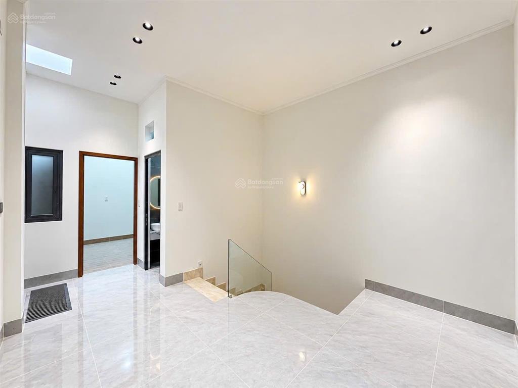 Bán nhà 1 trệt 1 lầu thổ cư hoàn công đối diện chợ tân phong, cách nguyễn ái quốc 70m