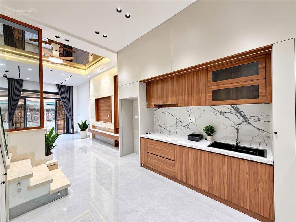 Bán nhà 1 trệt 1 lầu thổ cư hoàn công đối diện chợ tân phong, cách nguyễn ái quốc 70m