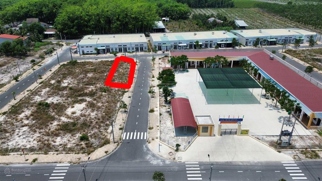 Tôi cần tiền sang lại lô góc 2 mặt tiền khu đô thị phúc hưng golden, 1 tỷ 530