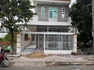 Cần bán nhà tdc đại phước, đồng nai, dt 140m2 đường nhựa 20m, nhà 1 trệt 1 lầu, giá rẻ