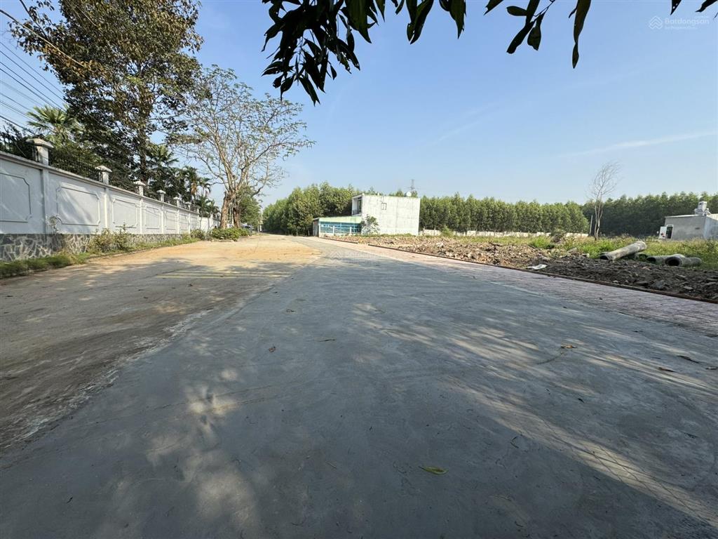Đất thổ cư 100% ngay điểm cầu long hưng về q9 chỉ 6km, gần chợ, đối diện 2 căn biệt thự trong ảnh