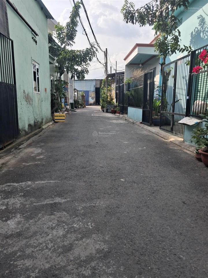 Bán đất tặng nhà cấp 4 đường quốc lộ 1a ngang 4 dài 13