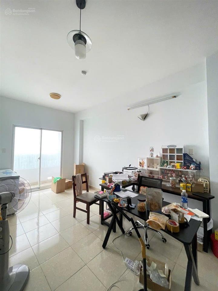 Bán căn hộ cc sổ sẵn 54m2 tại hqc plaza, 1,5 tỷ, 2pn, 2wc