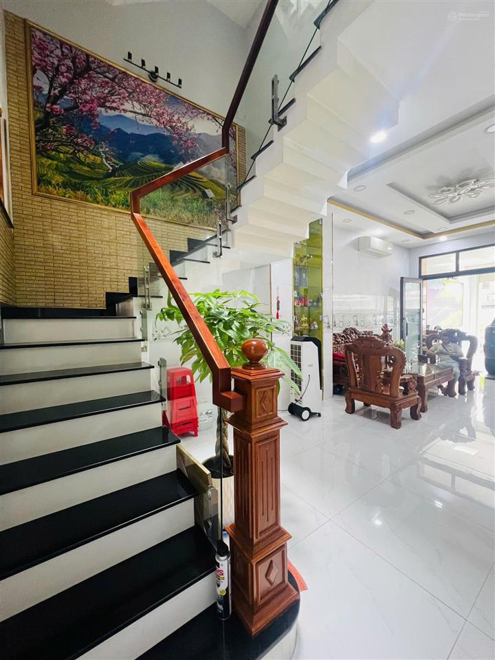 Bán nhà mặt tiền đường gần aeonmall bình tân 76m2