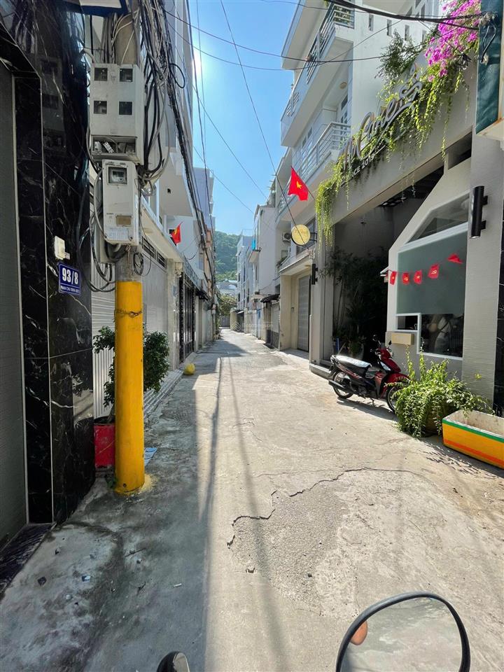 Cho thuê nhà 93/7 phan chu trinh thành phố vũng tàu ra biển 1.2km nhà có thang máy, gara ô tô