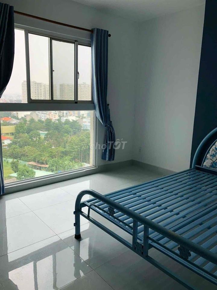 Bán căn hộ chung cư Phố Đông- Hoa Sen