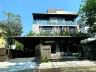 Bán biệt thự căn góc cạnh hồ bán nguyệt giá cực tốt để đầu tư