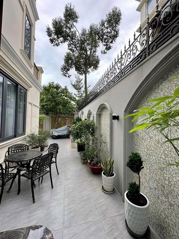 Bán biệt thự song lập mỹ hoàng mt đường phạm thái bường  pmh  quận 7. giá bán 80 tỷ  dt 210m2