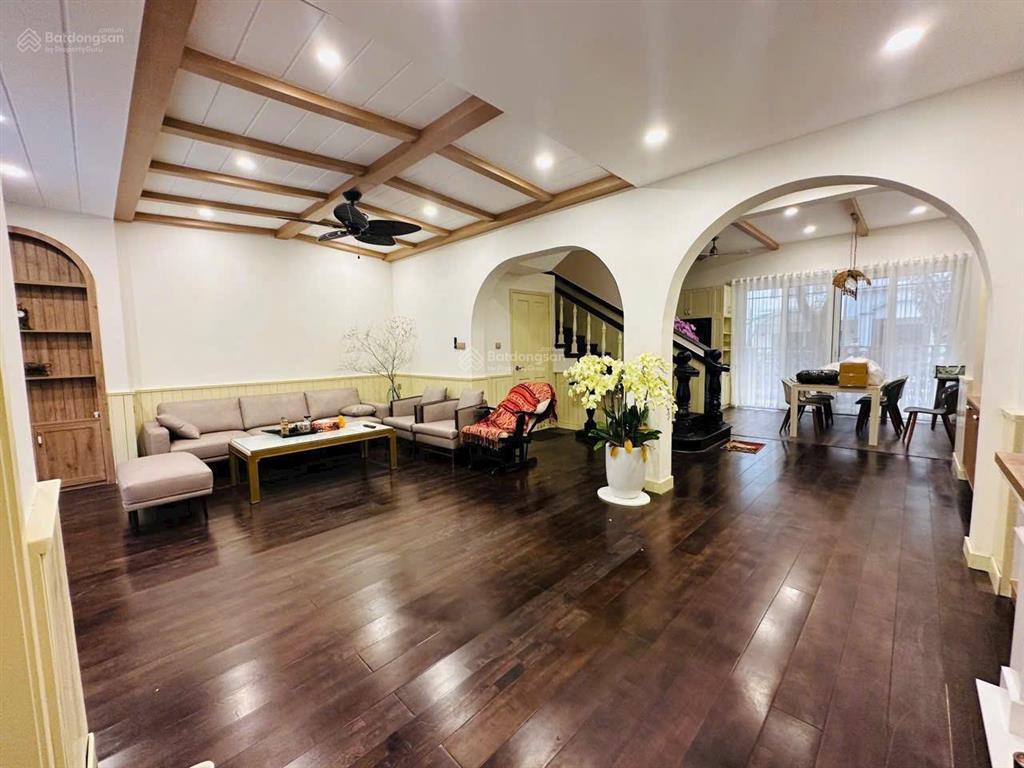 Bán biệt thự vườn mỹ thái phú mỹ hưng  126m²  giá bán 40 tỷ