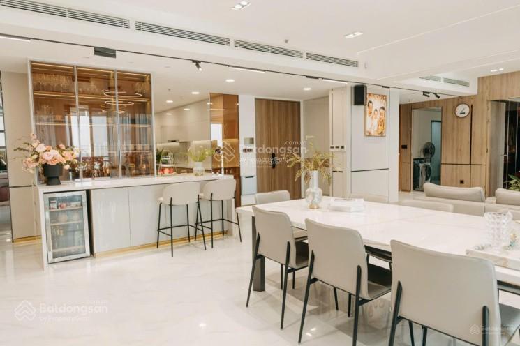 Bán cặp góc view siêu đẹp midtown m8 the peak  210m2  4pn. giá bán 33 tỷ  giá thuê 4.500 usd