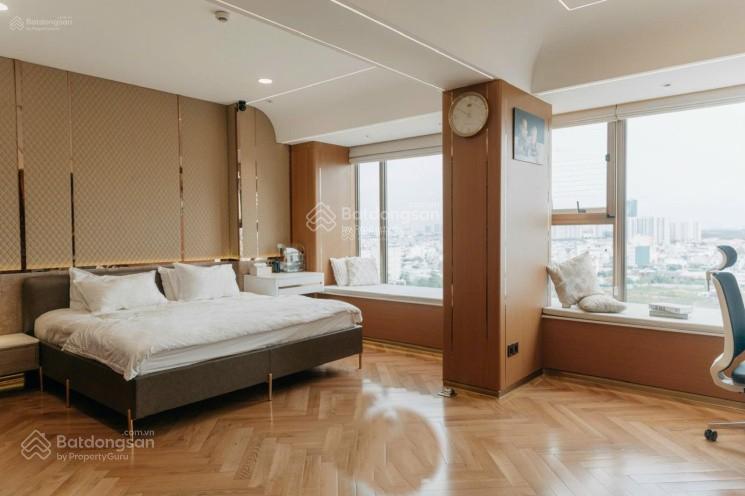 Bán cặp góc view siêu đẹp midtown m8 the peak  210m2  4pn. giá bán 33 tỷ  giá thuê 4.500 usd