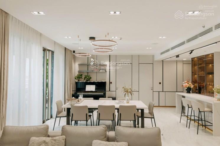 Bán cặp góc view siêu đẹp midtown m8 the peak  210m2  4pn. giá bán 33 tỷ  giá thuê 4.500 usd