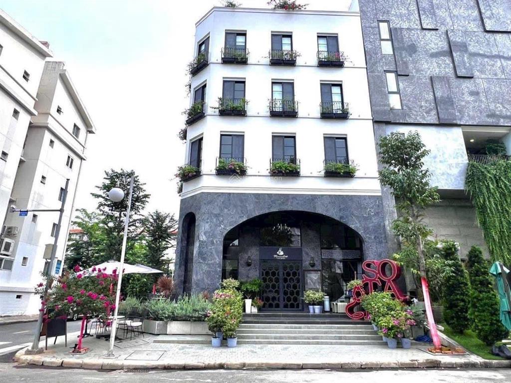 Bán siêu phẩm căn góc đường phạm thái bường  207m2  135 tỷ , phú mỹ hưng