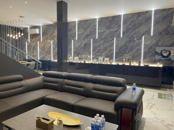Biệt thự vườn mỹ giang, q7  dt 8x20m  3 tầng  giá bán 36 tỷ
