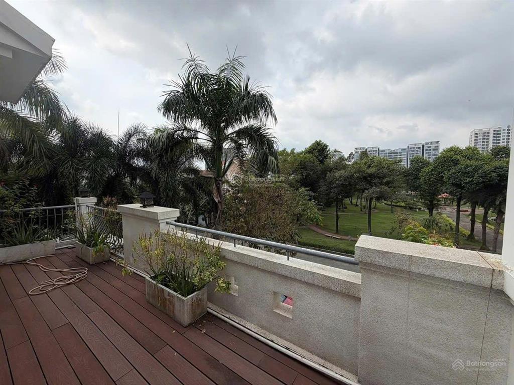Chính chủ chuyển nhượng biệt thự góc mỹ thái 1 đường c, phú mỹ hưng quận 7  233m2  90tỷ