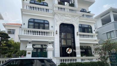 110 tỷ villa vị trí siêu đẹp, ngay cầu ánh trăng  crescent mall  phú mỹ hưng. đất 17 x 18 = 306m2