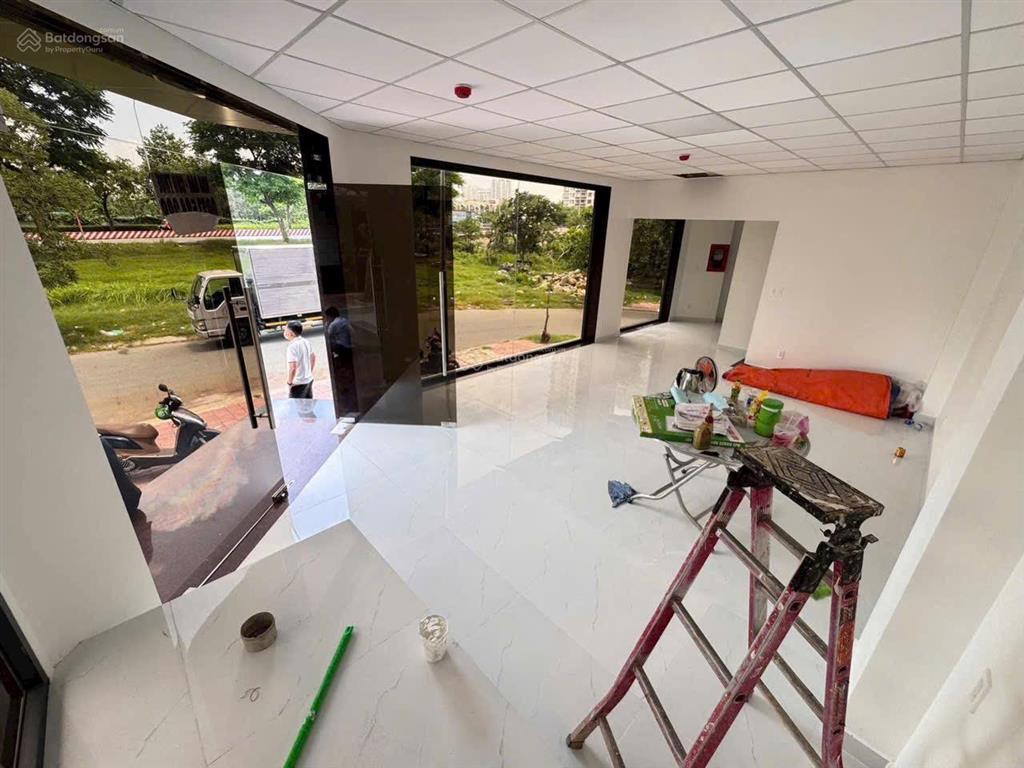 Siêu phẩm góc 3 mặt tiền  khu kim sơn q7  phú mỹ hưng. giá tốt đầu tư 33 tỷ  dtsd 339m2