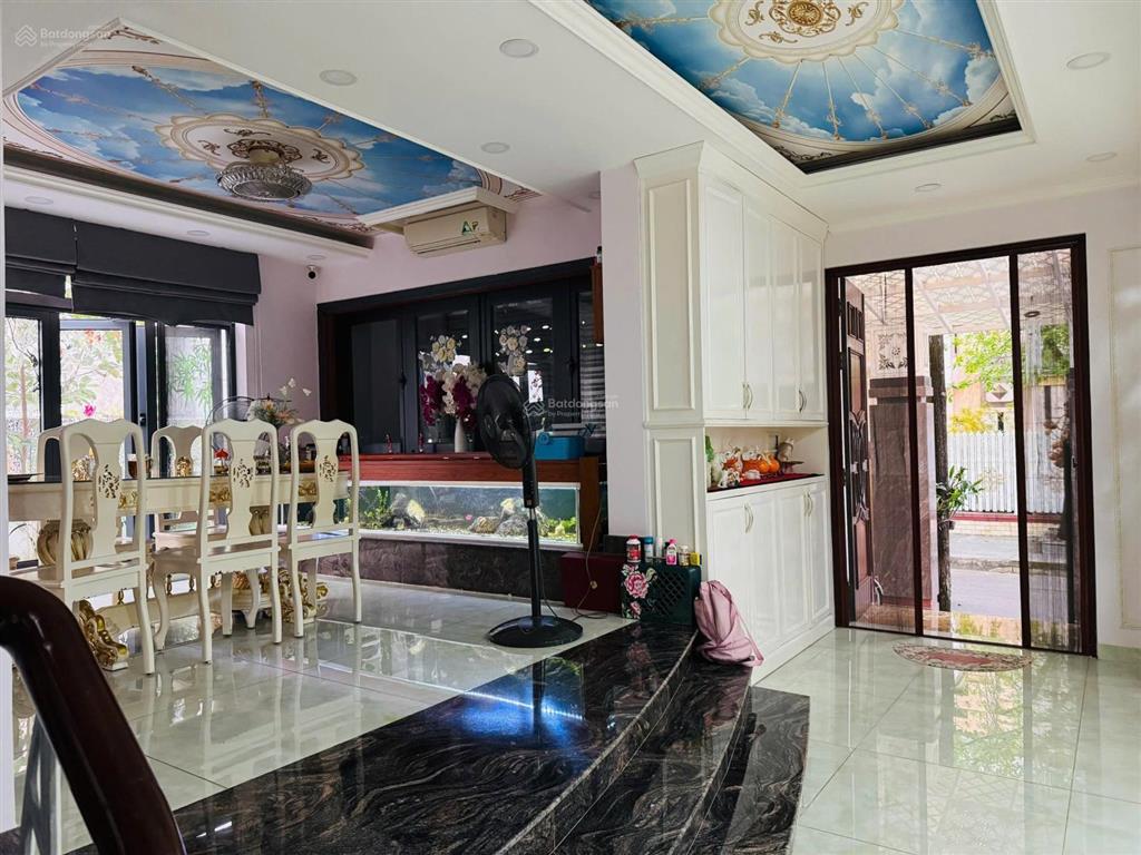 Bán siêu phẩm đơn lập góc 3 mặt tiền nam thông 2, phú mỹ hưng, dtsd 284m2  112 tỷ