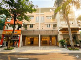 Cần bán gấp cặp nhà phố hưng phước 4 phú mỹ hưng giá tốt 66 tỷ  dt đất 222m2
