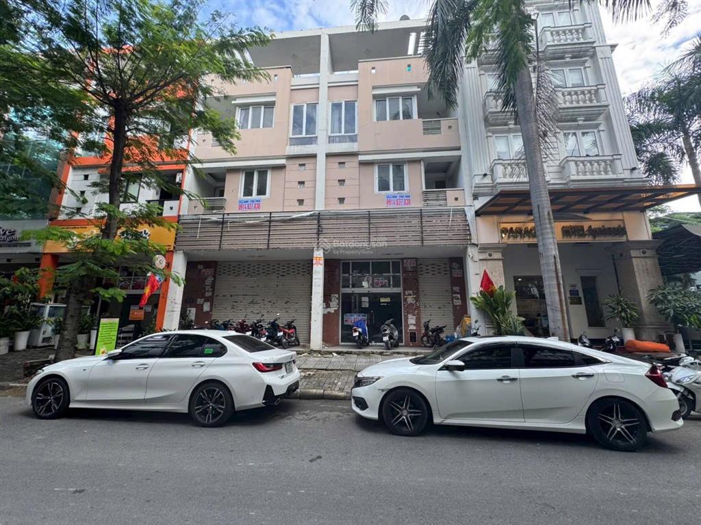 Cần bán gấp cặp nhà phố hưng phước 4 phú mỹ hưng giá tốt 66 tỷ  dt đất 222m2