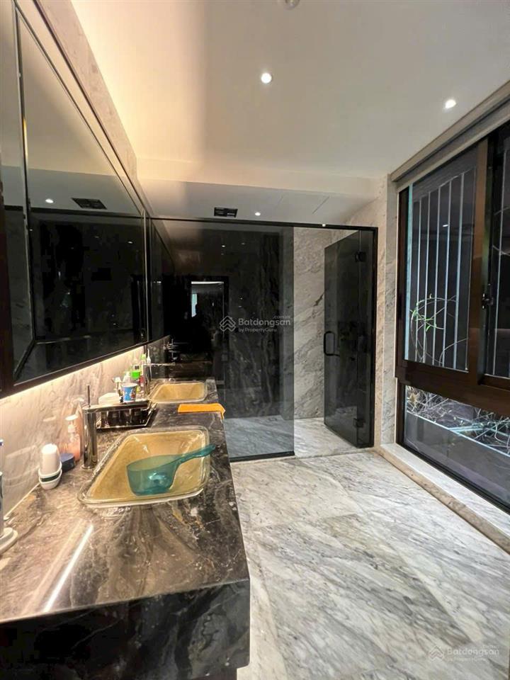 Chủ nhà cần bán gấp biệt thự góc đơn lập nam thông 3 phú mỹ hưng  442.5m²  giá cực sốc chỉ 99 tỷ