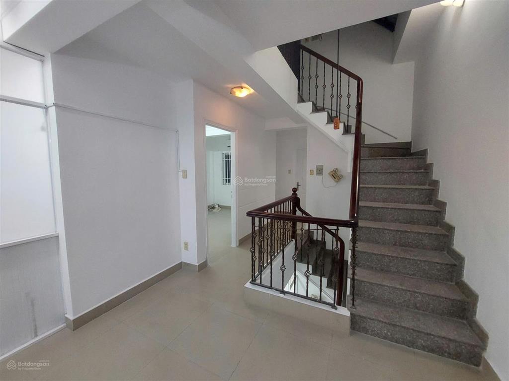 Cho thuê nhà phố thuận tiện kinh doanh hoặc mở vp mặt tiền đường số 2 giá cực tốt