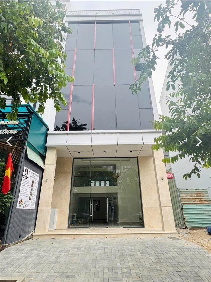 Bán tòa nhà căn góc thương mại phú mỹ hưng q7. dt 6x18m5