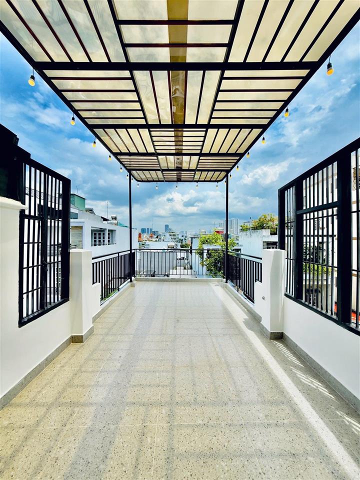 Nhà mặt tiền cô giang phú nhuận