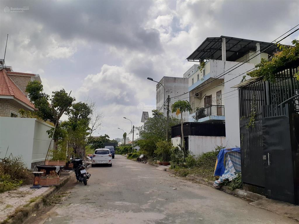 Nền 83.5m2 kdc cotec phú xuân đg 12m ngay trung tâm hành chính nhà bè, sổ đỏ cty. giá 3.9 tỷ.