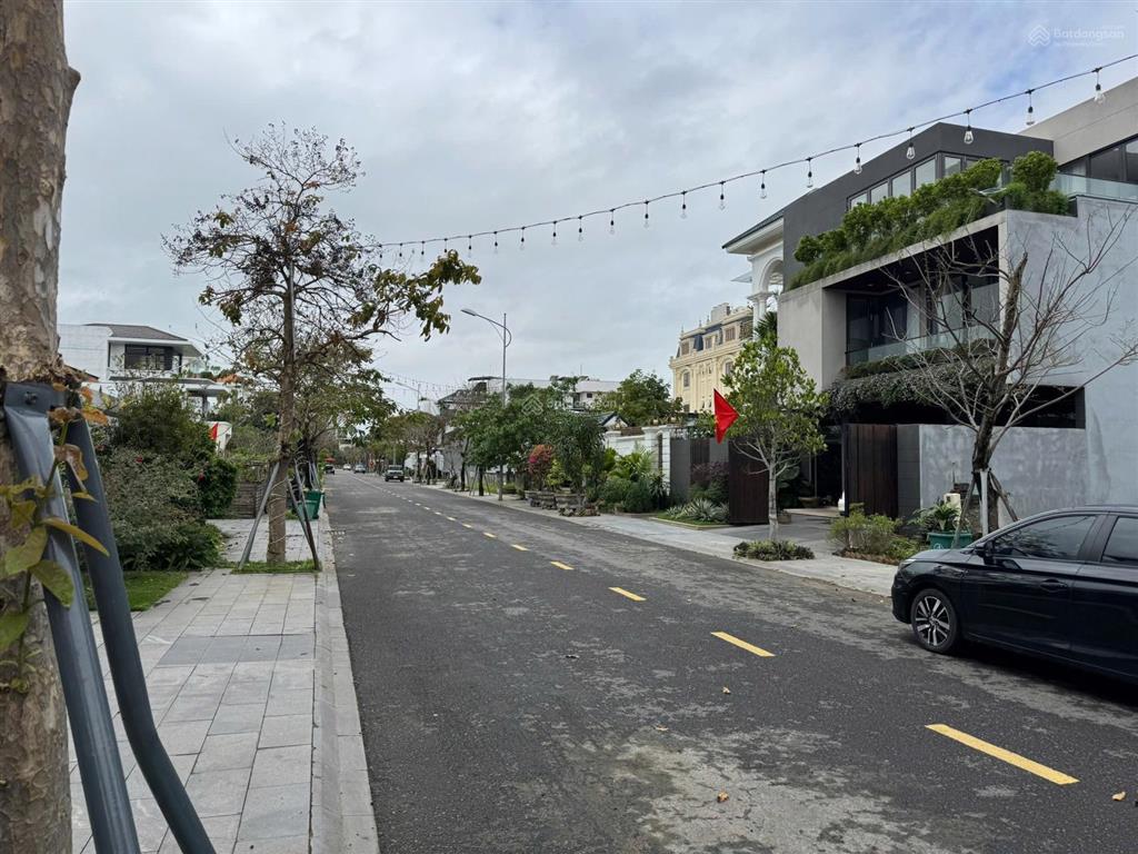 Cần tiền bán nhanh lô euro village 2 rẻ nhất khu đường giáng hương 10, tây nam 300m2