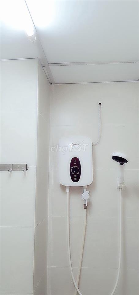 Cho thuê phòng đầy đủ tiện nghi, có ban công chung (đúng như hình)