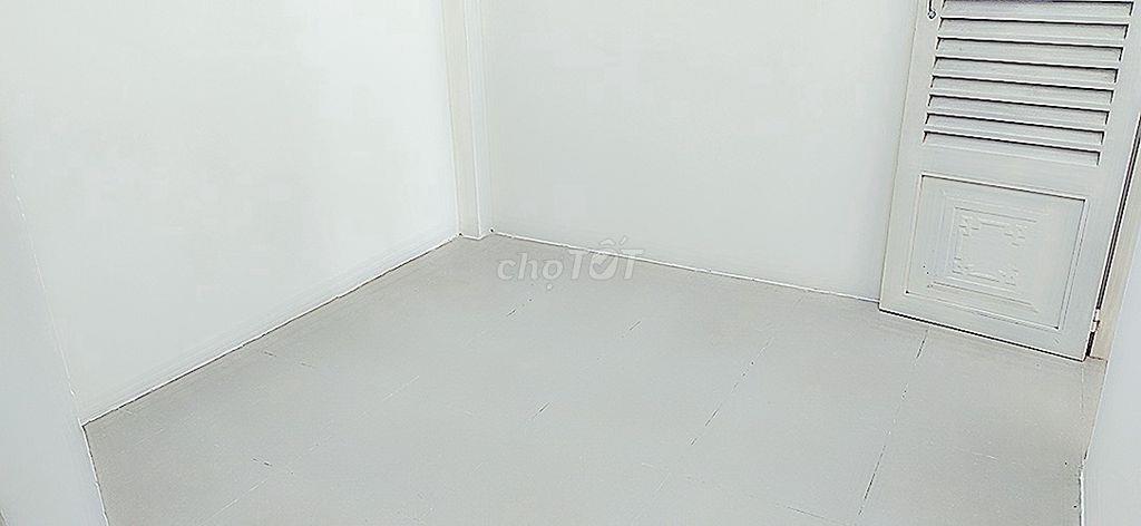 Cho thuê phòng đầy đủ tiện nghi, có ban công chung (đúng như hình)