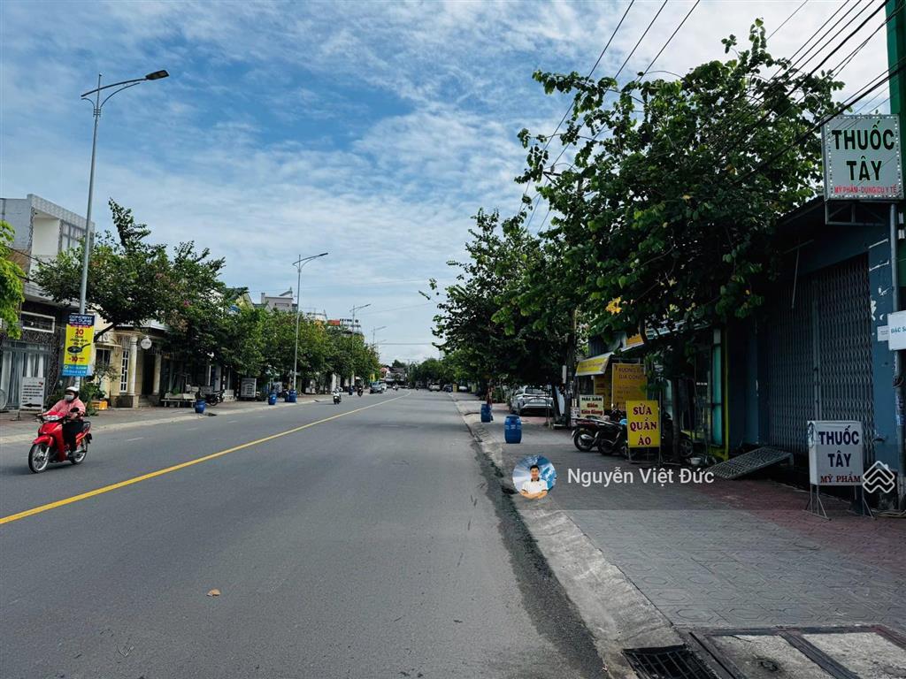 Giảm 300tr bán nhà mặt tiền hai bà trưng dĩ an ngay siêu thị go, vị trí đẹp nhất trục đường