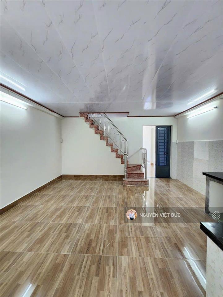 Giảm 300tr bán nhà mặt tiền hai bà trưng dĩ an ngay siêu thị go, vị trí đẹp nhất trục đường