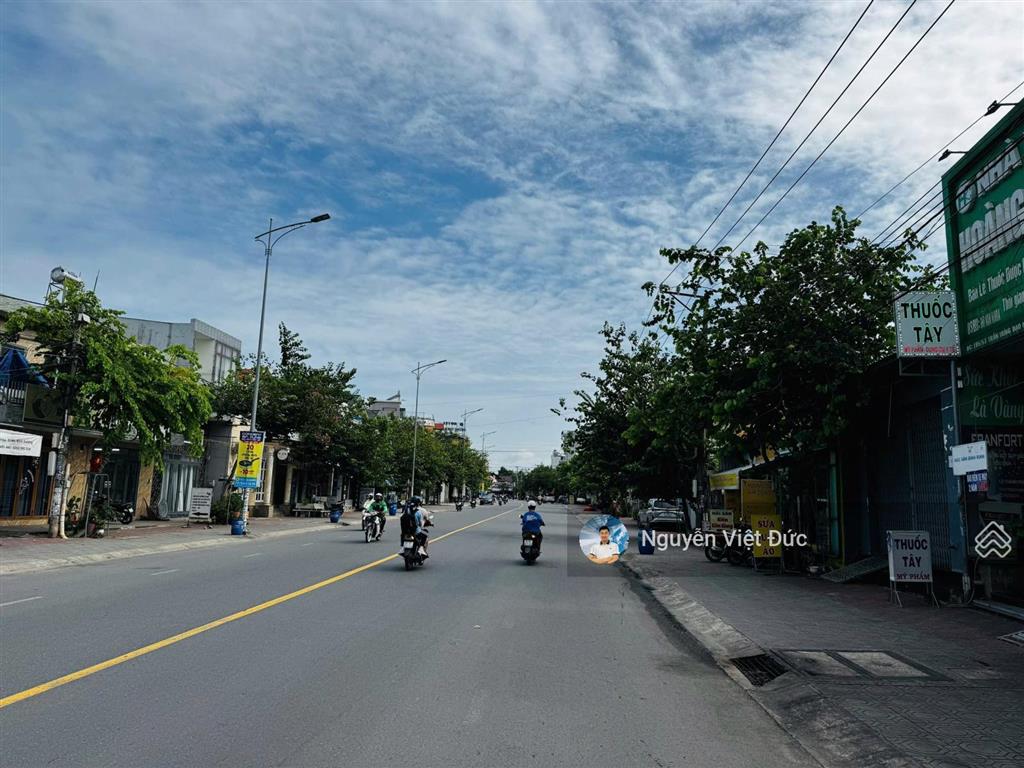 Giảm 300tr bán nhà mặt tiền hai bà trưng dĩ an ngay siêu thị go, vị trí đẹp nhất trục đường