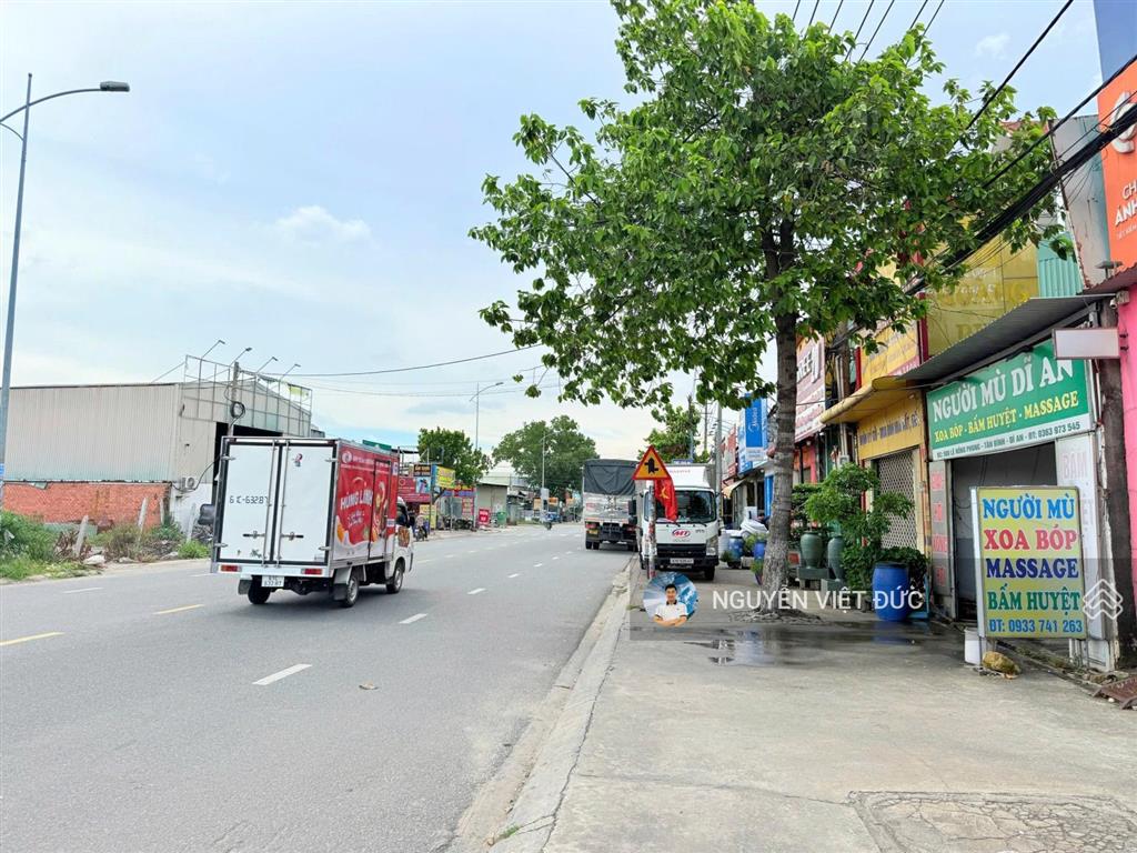 Bán gấp khách sạn mặt tiền lê hồng phong ngã tư chiêu liêu cho thuê 35tr/tháng ngay gần ga metro