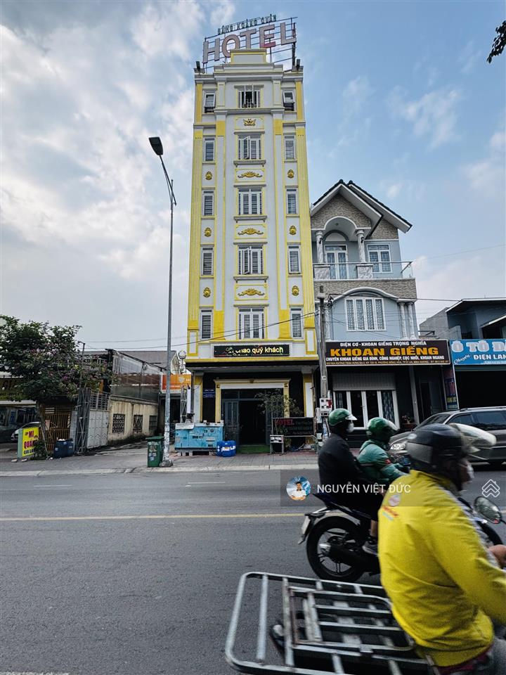 Giảm 2 tỷ bán khách sạn 16 phòng mặt tiền hai bà trưng ngay siêu thị go dĩ an trung tâm thành phố