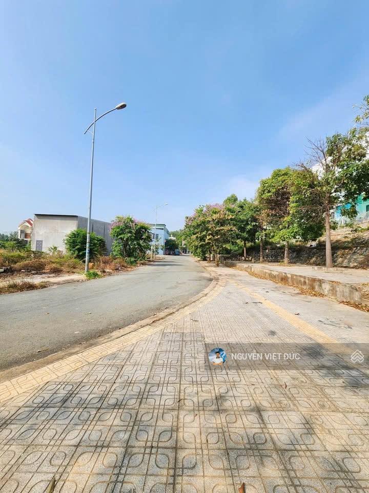 Giảm 300tr bán lô góc đẹp ngay ngã 6 an phú đối diện công viên đỗ xe thoải mái chỉ hơn 3tỷ